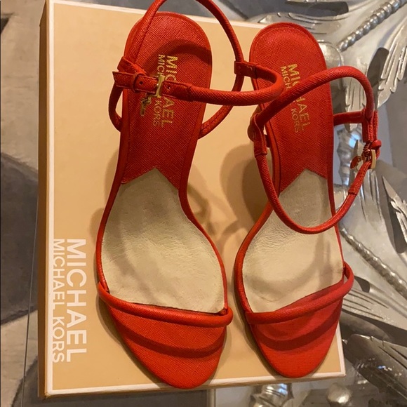 Michael Kors shoes size 7 1/2 - Picture 2 of 3